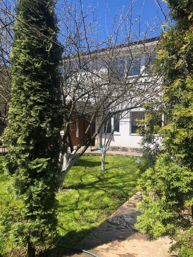 Садиба Диво Квітка Tatariw Exterior foto