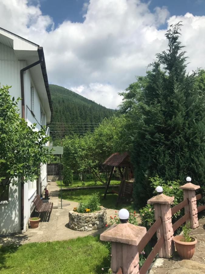 Садиба Диво Квітка Tatariw Exterior foto