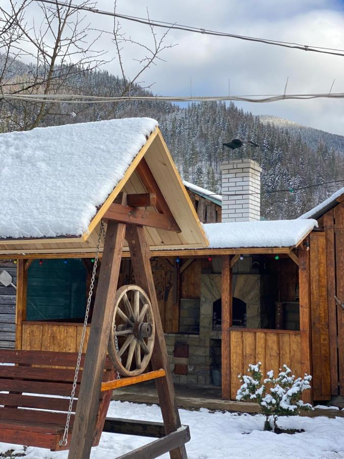 Садиба Диво Квітка Tatariw Exterior foto